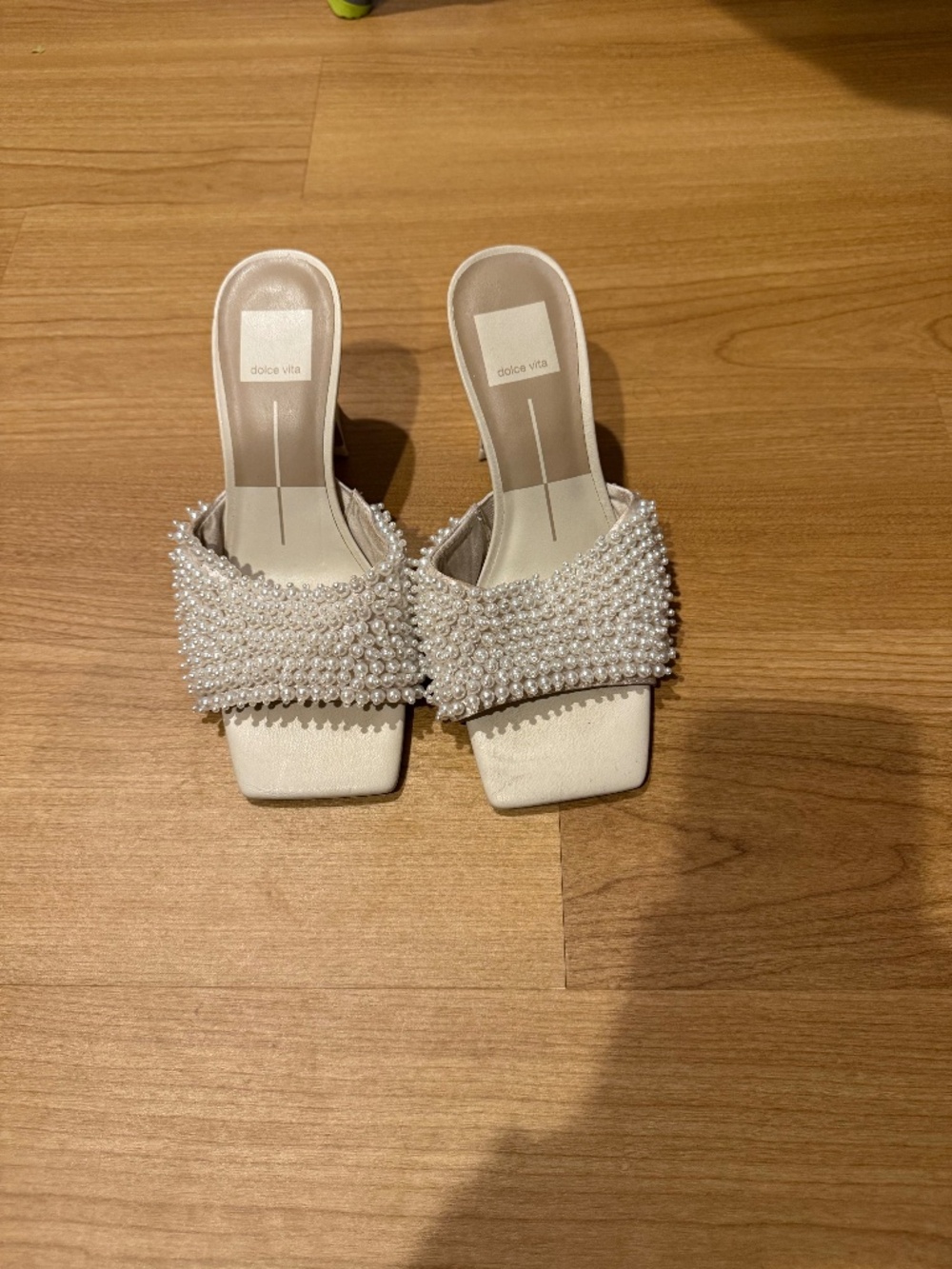 Dolce Vita size 6 white pearl chunk heels